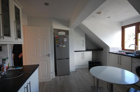 3 bedroom apartment to rent - Photo 3