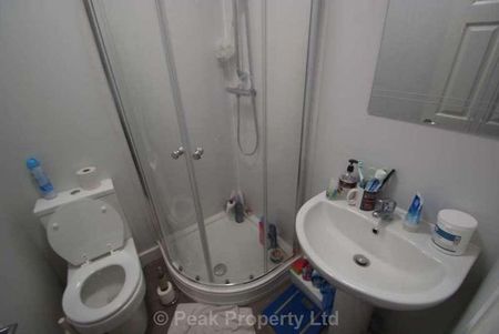 Student House Share -, North Avenue, Southend On Sea, SS2 - Photo 3