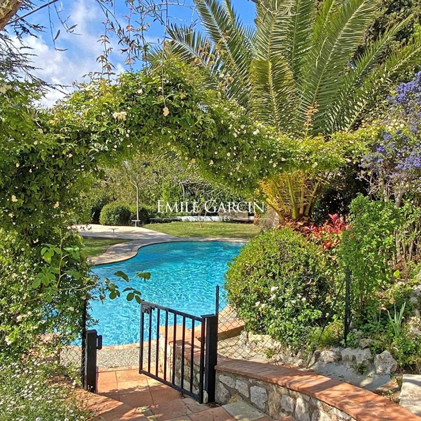 A louer, Mougins, Cote d'Azur, vue mer, piscine, 6 chambres doubles - Photo 1