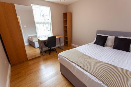 4 bedroom terraced house to rent - Photo 4