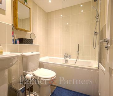 3 bedroom terraced house to rent - Photo 4
