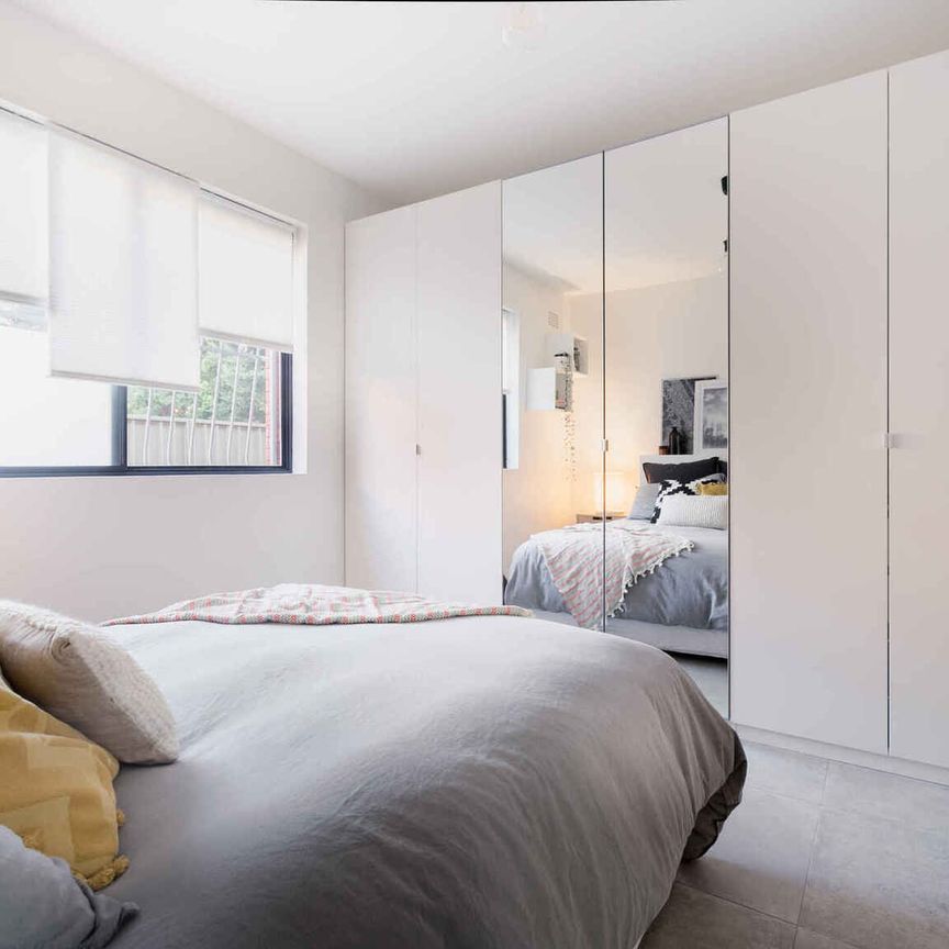 Stunning and stylish ultra chic apartment - Photo 1