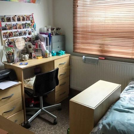 5 bedroom terraced house to rent - Photo 4