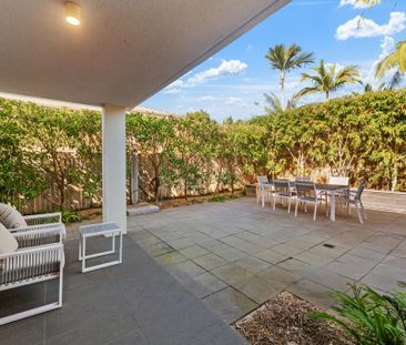 Relaxed Fully Furnished Retreat in Sought-After Sunshine Beach - Photo 5