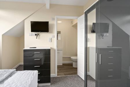 5 bedroom terraced house to rent - Photo 4