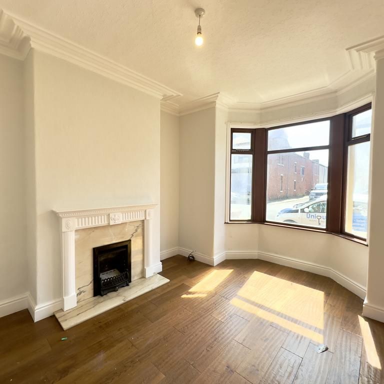 2 bedroom terraced house to rent - Photo 1