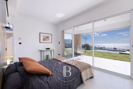 LOCATION SAISONNIÈRE - LES ISSAMBRES - VILLA PIED DANS L'EAU - 3 CHAMBRES - Photo 4