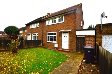 Blandford Road South, Slough, Berkshire,SL3 - Photo 3