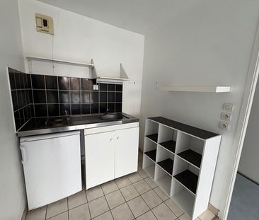 Location Appartement 2 pièces 38m² LILLE 59000 - Photo 4