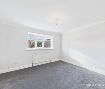 2 bedroom detached bungalow to rent - Photo 2