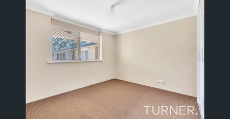 Stylishly Renovated, Fantastic Convenient Location, Private Yard, dishwasher and more.. - Photo 5