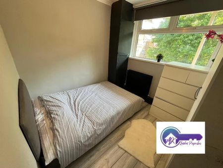 3 Bedroom Flat To Rent - Photo 5