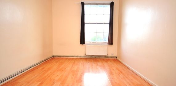2 Bed Flat, Shadwell Gardens, E1 - Photo 2