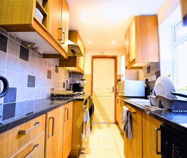 4 bedroom terraced house to rent - Photo 2 | Rentumo