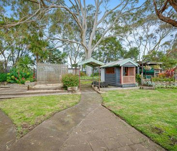 Solid 4-Bedroom Mount Gambier stone home. - Photo 4