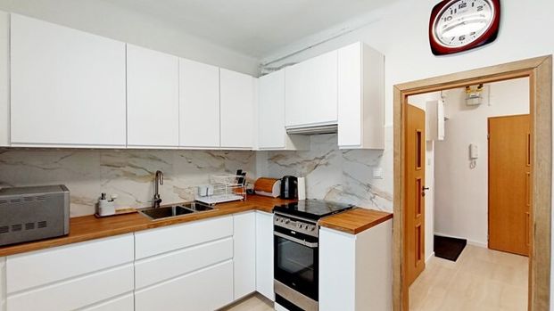 Warszawa, Śródmieście, Muranów, al. Solidarności - Photo 1