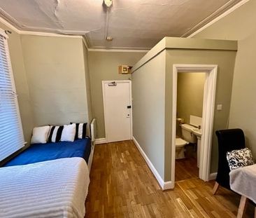 Studio Flat, Ravenscroft Road, W4 - Photo 4