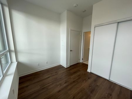 For Lease - 405 Dundas Street Unit# 209, Oakville, Ontario - Photo 3