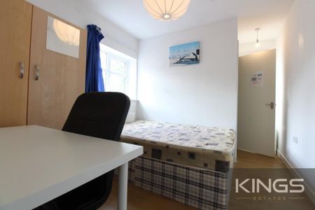 7 bedroom detached house to rent - Photo 4