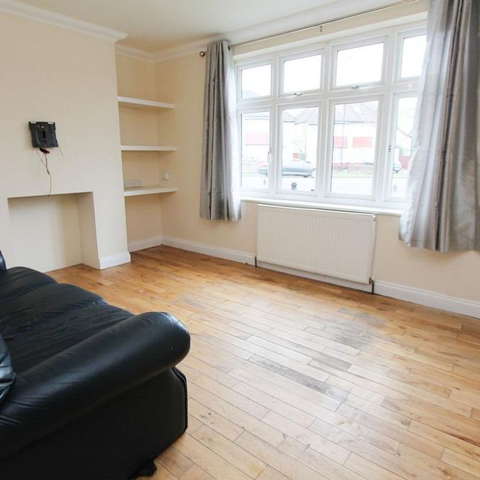 2 bedroom ground floor flat to rent - Photo 1