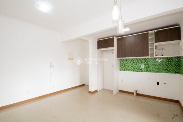 Apartamento com 2 quartos e 48m² para alugar em Fátima, Canoas. - Photo 1