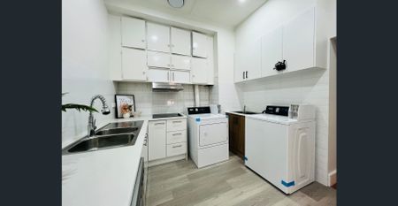 Furnished ROOM in perfect location! - Photo 2