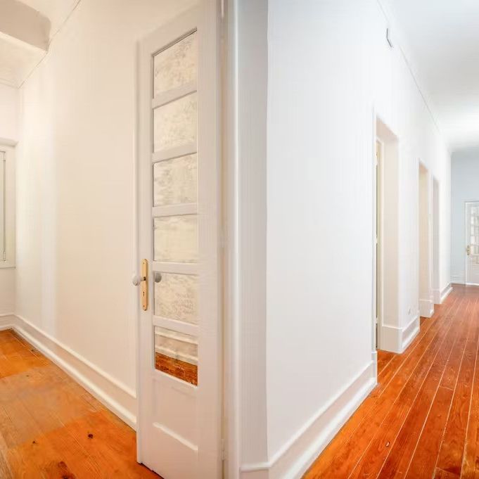 Rua Padre António Vieira, Lisbon, Lisbon 1070 - Photo 1