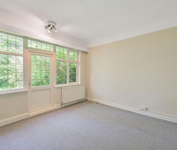4 bedroom flat to rent - Photo 2
