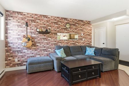 For Lease - 4658 Drummond Road Unit# 307, Niagara Falls, Ontario - Photo 2