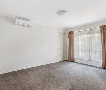 Modern Family Living in a Prime Kangaroo Flat Location - 6 Queen St - Photo 5