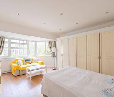 Studio to rent - Photo 2