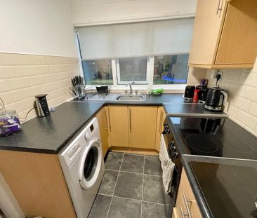 3 bedroom end of terrace house to rent - Photo 6