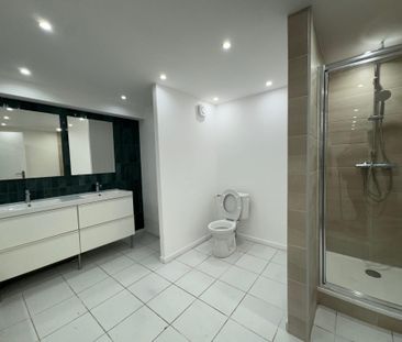 Location Appartement 4 pièces 179m² TOURCOING 59200 - Photo 6