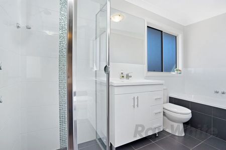 Beautiful Townhouse - Photo 5