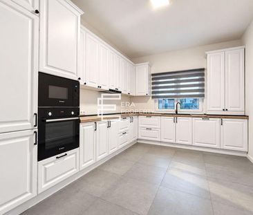 Casa de inchiriat 4 camere, 2 bai, curte si terasa | Selimbar - Photo 1
