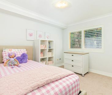 Spacious Three-Bedroom Apartment in a Prime Castle Hill Location - Photo 4