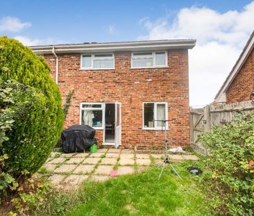 3 bedroom semi-detached house to rent - Photo 4