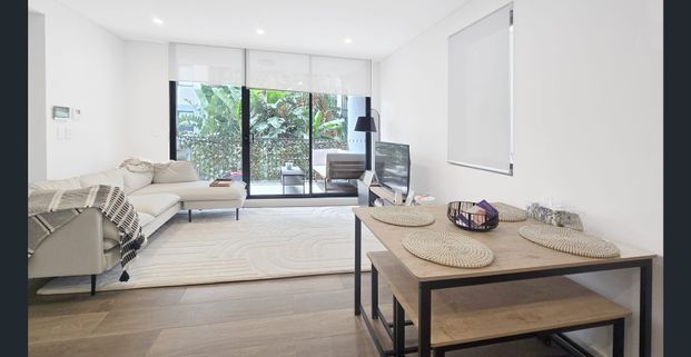 ONSITE PROPERTY MANAGER - 1 BED PLUS MPR - CAN BE FURNISHED - Photo 1