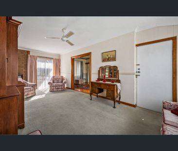 3 Burton Avenue, Windsor Gardens, SA 5087 - Photo 4
