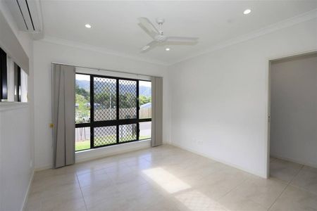 Quality Air Conditioned Modern Home near Mountains - Photo 5