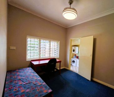 Charming 3-Bedroom Modern Cottage in Walkervale - Photo 4