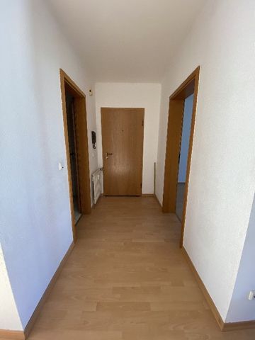 Neuss – Dreikönigenviertel, geräumige 3 Zimmerwohnung mit Balkon, stadtnah, sofort verfügbar! - Photo 3