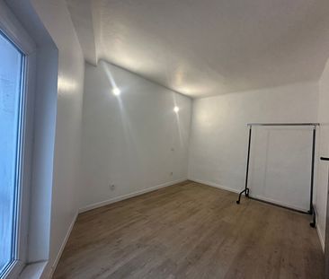 Location Appartement 3 pièces 61m² - Photo 4