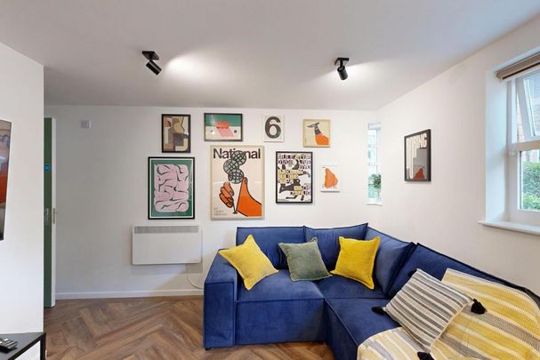 4 bedroom flat to rent - Photo 1