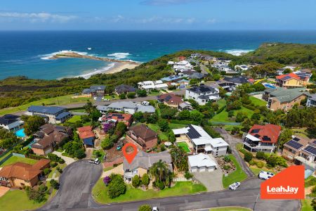 2 Gem Close, Caves Beach NSW 2281 - Photo 4