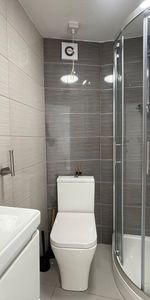 Studio Flat, Canute Road, SO14 - Photo 4