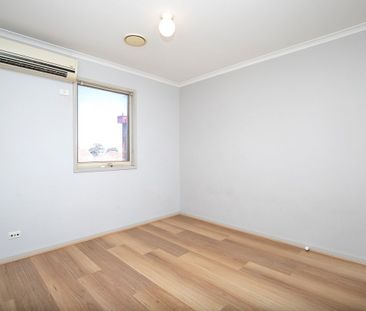 1/94 Hampshire rd, Sunshine, VIC 3020 - Photo 3