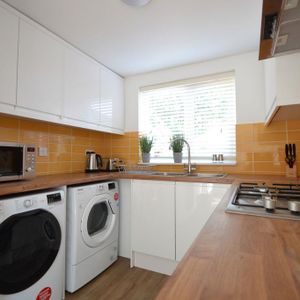 1 bedroom house of multiple occupation to rent - Photo 2