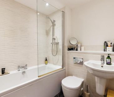 4 bedroom detached house to rent - Photo 6