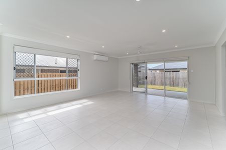 Spacious Family Home in a Quiet, Convenient Location - Photo 5